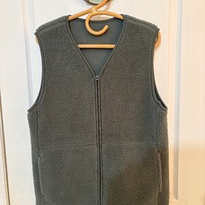 MUJI sleeveless sweater